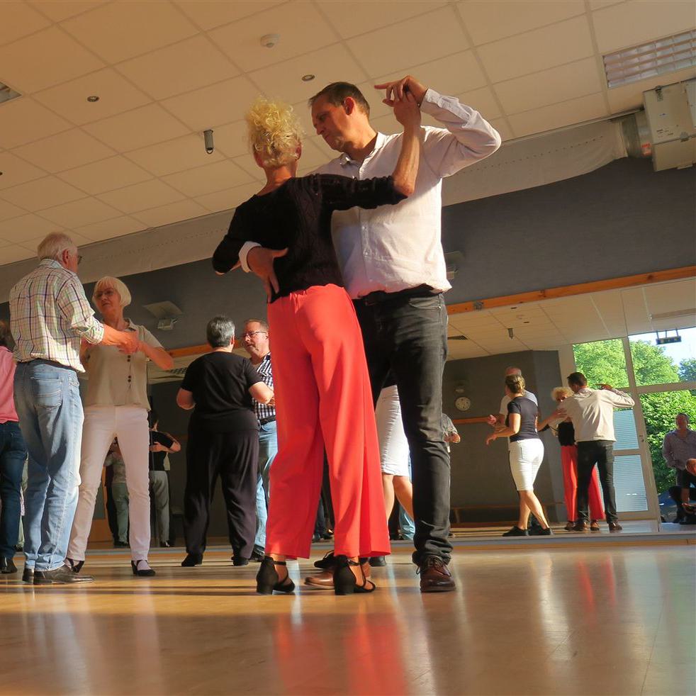 Bild-Gesellschaftstanz-Aktion